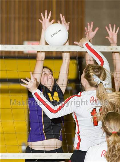 Thumbnail 1 in Ripon @ Escalon photogallery.