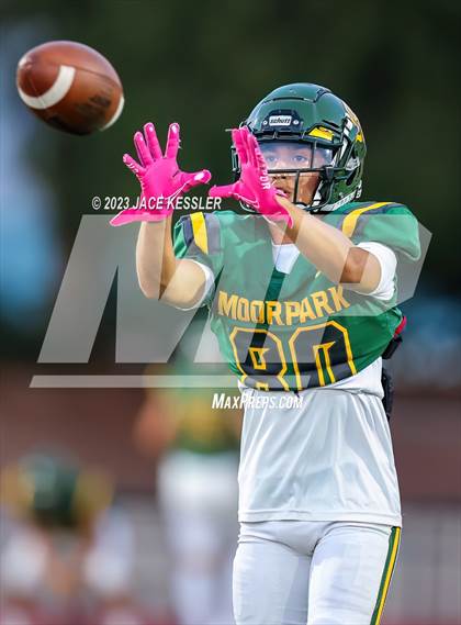 Thumbnail 1 in Thousand Oaks @ Moorpark photogallery.