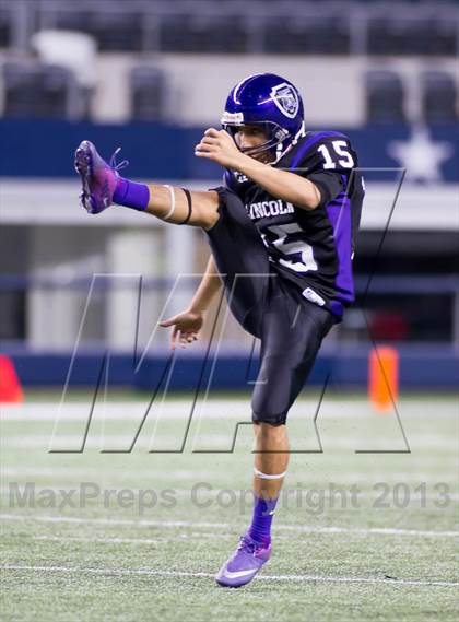 Thumbnail 1 in Lincoln vs. Frisco (UIL 4A Area Playoff) photogallery.
