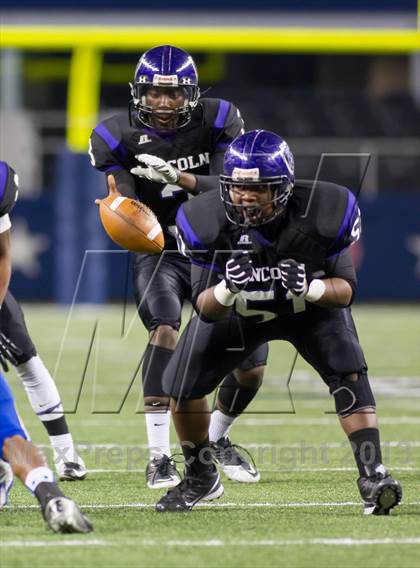 Thumbnail 1 in Lincoln vs. Frisco (UIL 4A Area Playoff) photogallery.