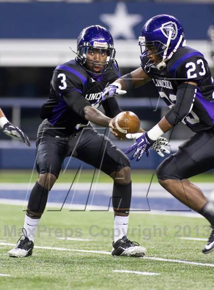 Thumbnail 3 in Lincoln vs. Frisco (UIL 4A Area Playoff) photogallery.