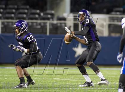 Thumbnail 2 in Lincoln vs. Frisco (UIL 4A Area Playoff) photogallery.