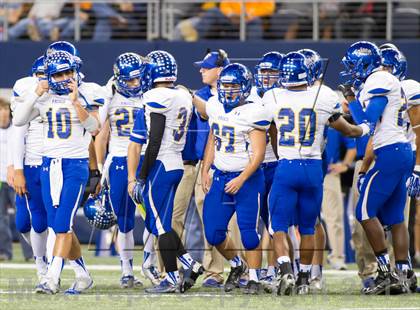 Thumbnail 2 in Lincoln vs. Frisco (UIL 4A Area Playoff) photogallery.