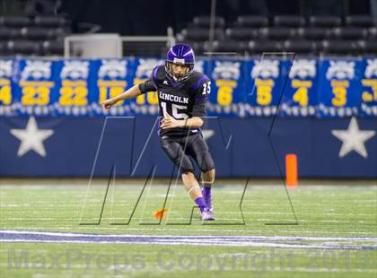 Thumbnail 2 in Lincoln vs. Frisco (UIL 4A Area Playoff) photogallery.