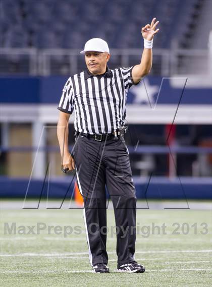 Thumbnail 1 in Lincoln vs. Frisco (UIL 4A Area Playoff) photogallery.