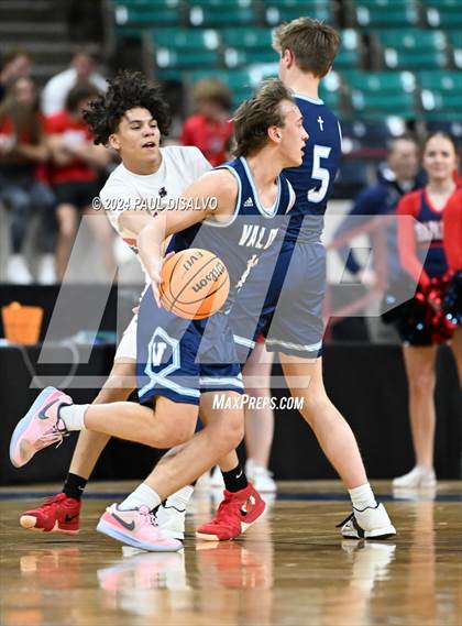 Thumbnail 2 in Chaparral vs. Valor Christian (CHSAA 6A Great 8) photogallery.