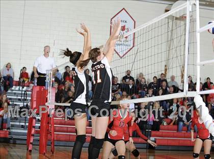 Thumbnail 2 in Webster vs. Luck photogallery.