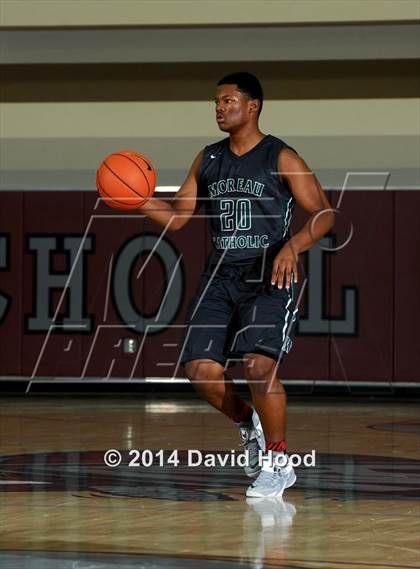 Thumbnail 2 in Moreau Catholic vs. Mater Dei (MaxPreps Holiday Classic) photogallery.