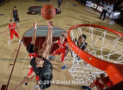 Thumbnail 3 in Moreau Catholic vs. Mater Dei (MaxPreps Holiday Classic) photogallery.