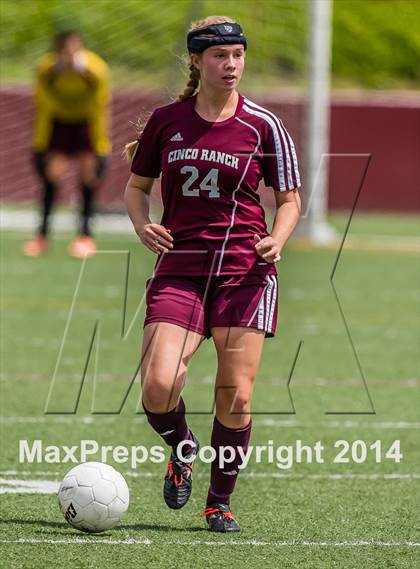 Thumbnail 3 in Cinco Ranch vs Seven Lakes ( 5A Region 3 Final ) photogallery.