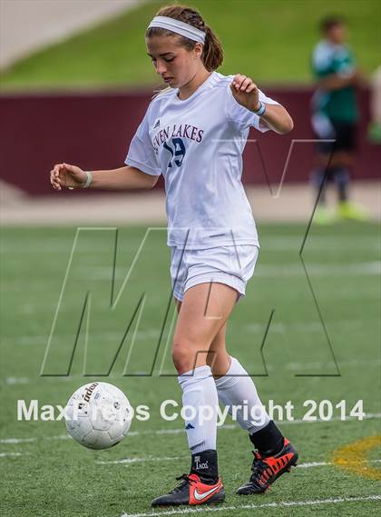Thumbnail 3 in Cinco Ranch vs Seven Lakes ( 5A Region 3 Final ) photogallery.