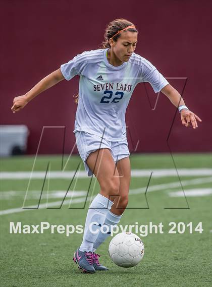 Thumbnail 3 in Cinco Ranch vs Seven Lakes ( 5A Region 3 Final ) photogallery.