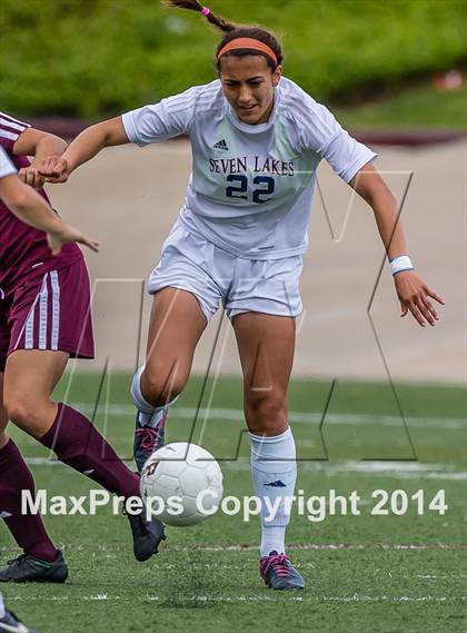 Thumbnail 2 in Cinco Ranch vs Seven Lakes ( 5A Region 3 Final ) photogallery.