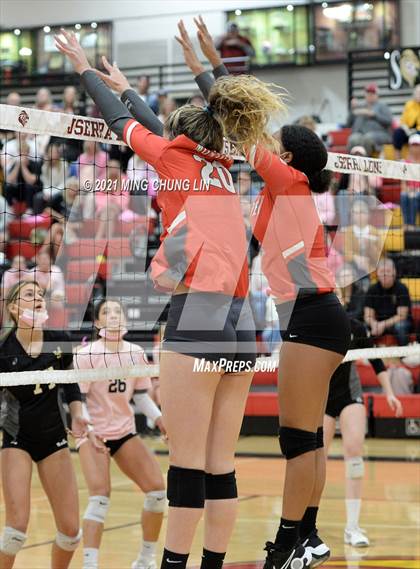 Thumbnail 3 in Mater Dei @ JSerra Catholic photogallery.