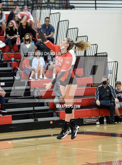 Thumbnail 2 in Mater Dei @ JSerra Catholic photogallery.