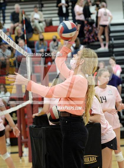 Thumbnail 3 in Mater Dei @ JSerra Catholic photogallery.