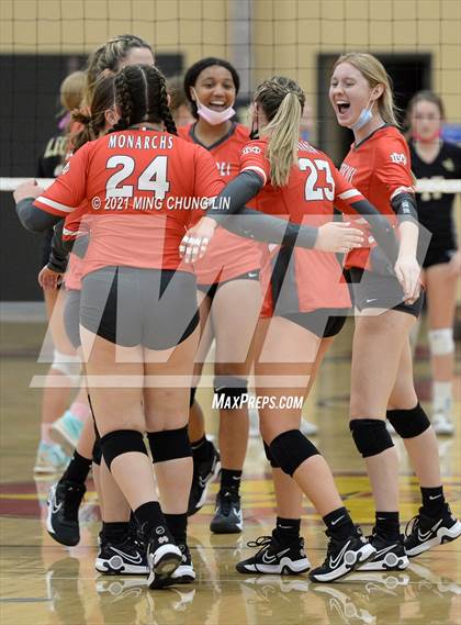 Thumbnail 3 in Mater Dei @ JSerra Catholic photogallery.