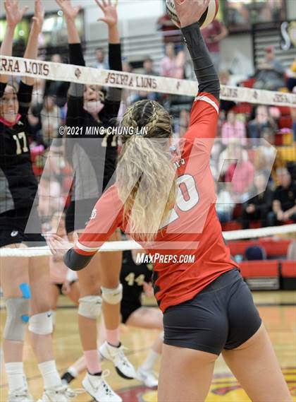 Thumbnail 1 in Mater Dei @ JSerra Catholic photogallery.