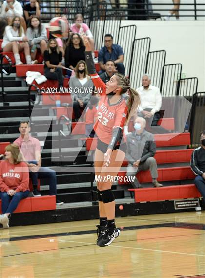Thumbnail 3 in Mater Dei @ JSerra Catholic photogallery.