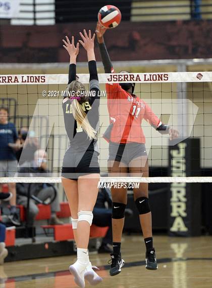 Thumbnail 1 in Mater Dei @ JSerra Catholic photogallery.