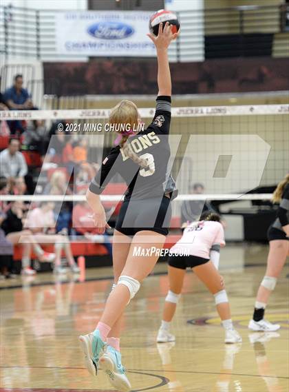Thumbnail 2 in Mater Dei @ JSerra Catholic photogallery.