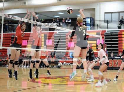 Thumbnail 3 in Mater Dei @ JSerra Catholic photogallery.