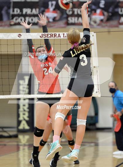 Thumbnail 2 in Mater Dei @ JSerra Catholic photogallery.