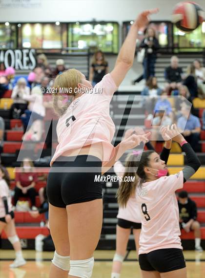 Thumbnail 1 in Mater Dei @ JSerra Catholic photogallery.