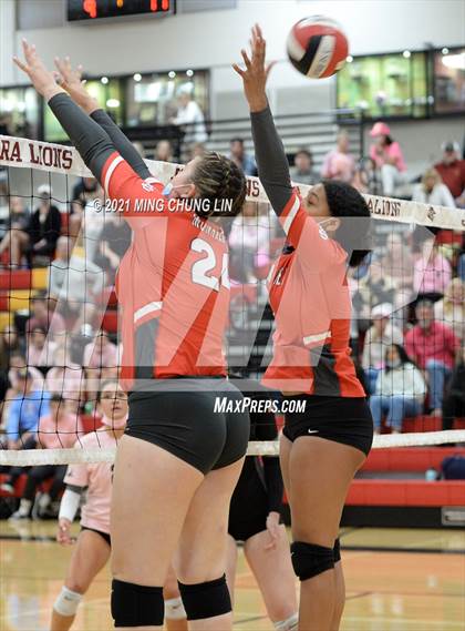 Thumbnail 1 in Mater Dei @ JSerra Catholic photogallery.