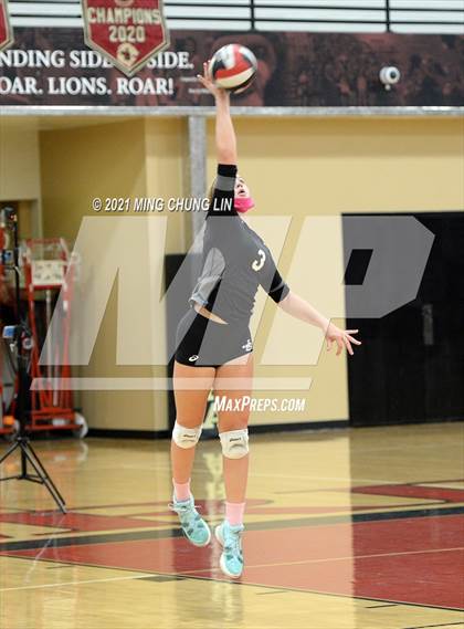 Thumbnail 1 in Mater Dei @ JSerra Catholic photogallery.