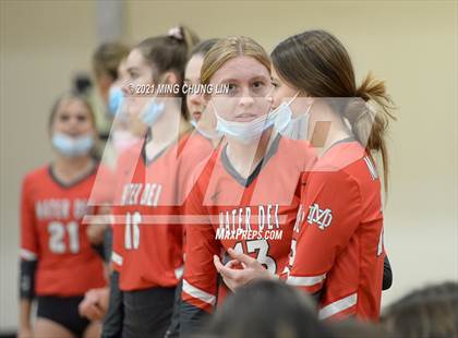Thumbnail 2 in Mater Dei @ JSerra Catholic photogallery.