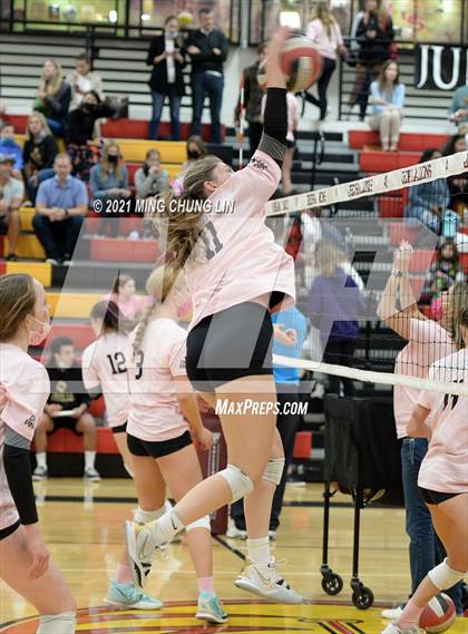 Thumbnail 1 in Mater Dei @ JSerra Catholic photogallery.