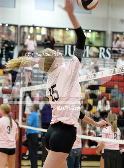 Thumbnail 2 in Mater Dei @ JSerra Catholic photogallery.