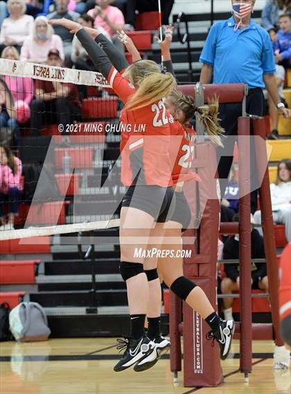Thumbnail 3 in Mater Dei @ JSerra Catholic photogallery.