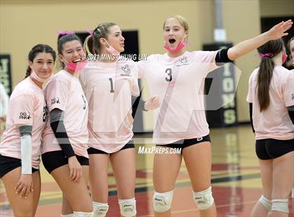 Thumbnail 3 in Mater Dei @ JSerra Catholic photogallery.