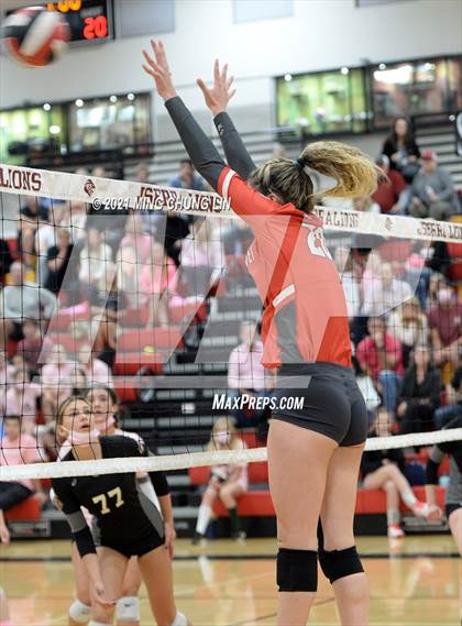 Thumbnail 2 in Mater Dei @ JSerra Catholic photogallery.