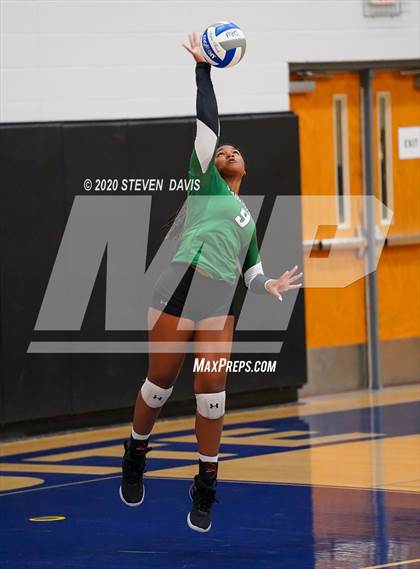 Thumbnail 2 in Youngker @ Mesquite photogallery.