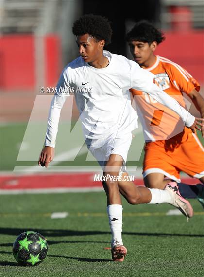 Thumbnail 2 in Cholla vs. Tucson High Magnet School (Ismael Arce Memorial Cup) photogallery.