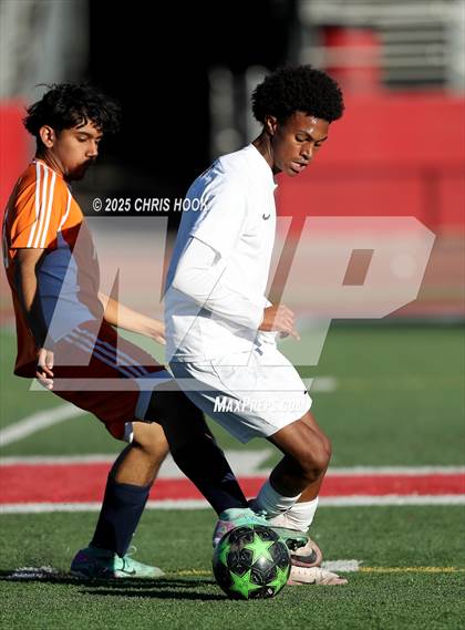 Thumbnail 3 in Cholla vs. Tucson High Magnet School (Ismael Arce Memorial Cup) photogallery.