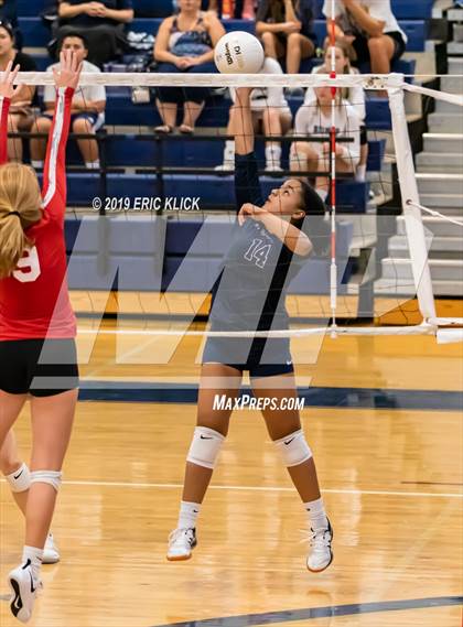 Thumbnail 2 in Carrollwood Day vs. Land O' Lakes (Bishop McLaughlin JV Tournament) photogallery.