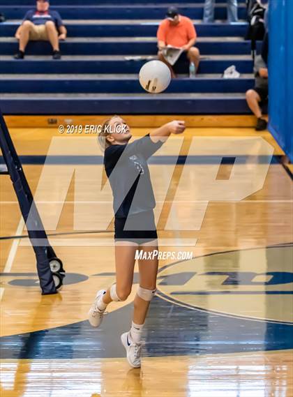 Thumbnail 2 in Carrollwood Day vs. Land O' Lakes (Bishop McLaughlin JV Tournament) photogallery.