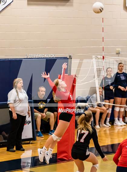 Thumbnail 1 in Carrollwood Day vs. Land O' Lakes (Bishop McLaughlin JV Tournament) photogallery.
