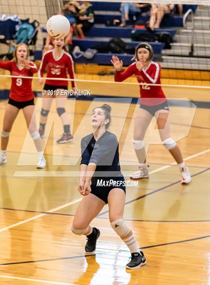 Thumbnail 1 in Carrollwood Day vs. Land O' Lakes (Bishop McLaughlin JV Tournament) photogallery.