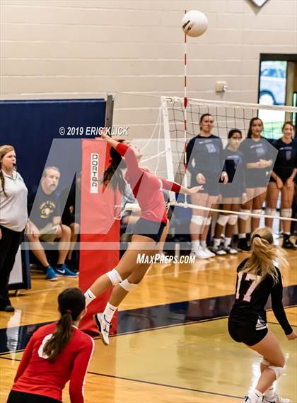 Thumbnail 3 in Carrollwood Day vs. Land O' Lakes (Bishop McLaughlin JV Tournament) photogallery.