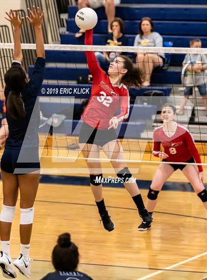 Thumbnail 3 in Carrollwood Day vs. Land O' Lakes (Bishop McLaughlin JV Tournament) photogallery.