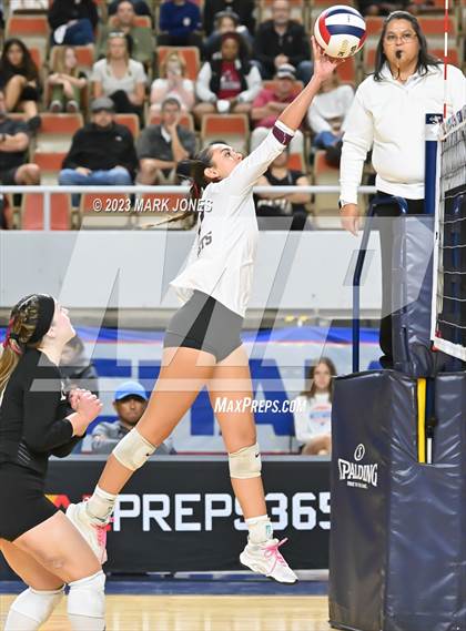 Thumbnail 2 in Phoenix Country Day vs. Trivium Prep (AIA 2A Final) photogallery.