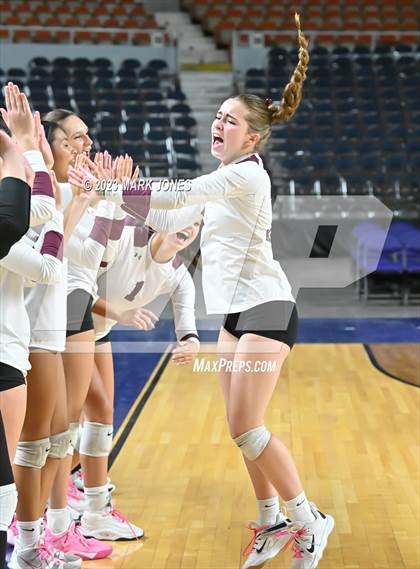 Thumbnail 3 in Phoenix Country Day vs. Trivium Prep (AIA 2A Final) photogallery.