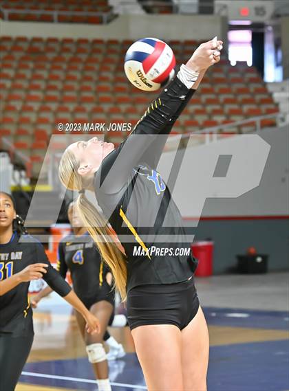 Thumbnail 1 in Phoenix Country Day vs. Trivium Prep (AIA 2A Final) photogallery.