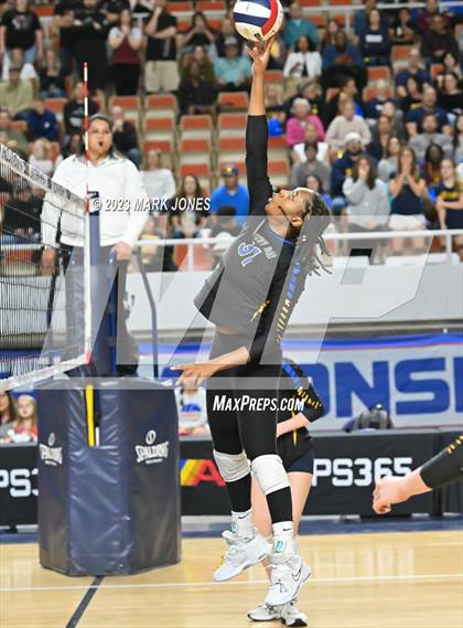 Thumbnail 1 in Phoenix Country Day vs. Trivium Prep (AIA 2A Final) photogallery.