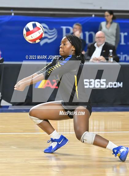 Thumbnail 3 in Phoenix Country Day vs. Trivium Prep (AIA 2A Final) photogallery.